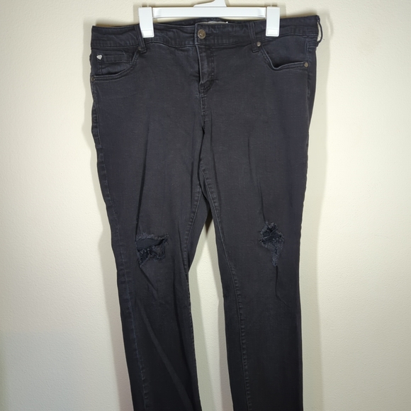 Torrid Women's Jeans Size 18R Distressed Black Denim Jeans. - Picture 3 of 7
